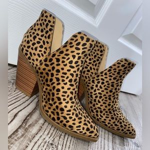 Leopard print suede bootie